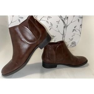 Unisa Women’s Brown Manmade‎ Leather Flat Ankle Boots Size 9.5M